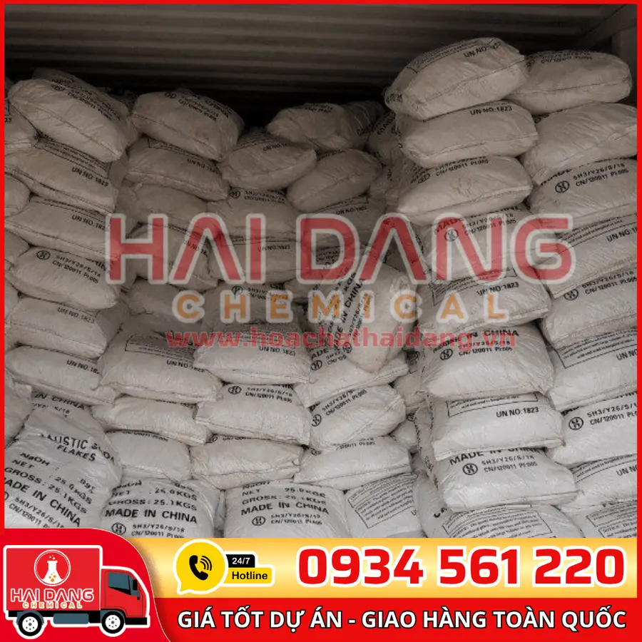 Xút NaOH – Kiềm Mạnh Trong Sản Xuất Chất Tẩy Rửa Công Nghiệp