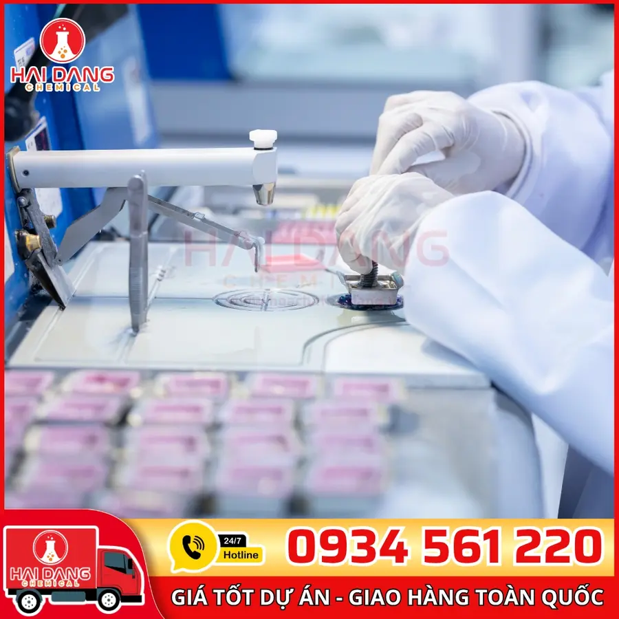 Sodium borohydride 99% powder  lọ 100g, hãng Fisher